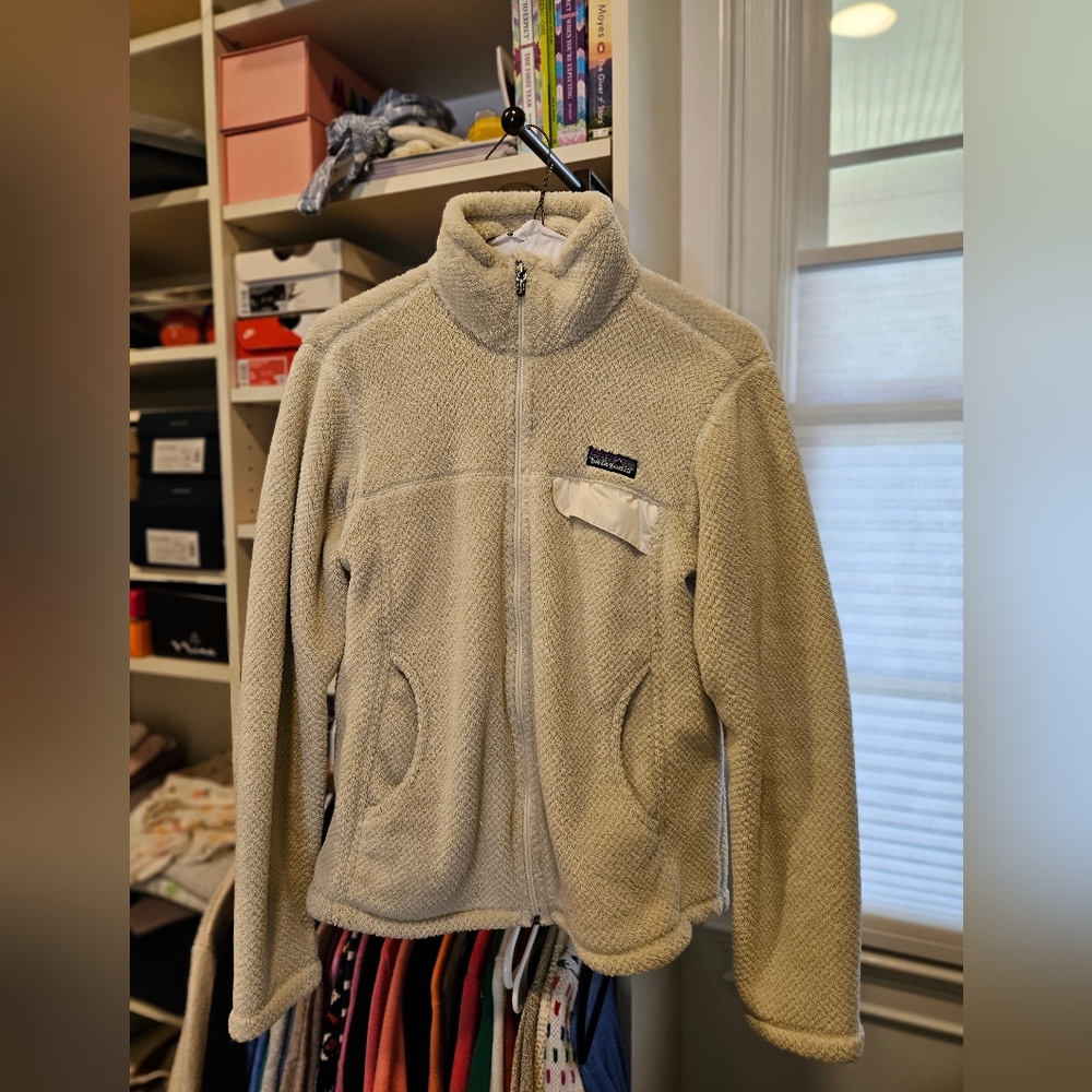 Patagonia off-white jacket size small
